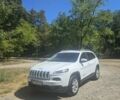 Білий Джип Cherokee, об'ємом двигуна 2.4 л та пробігом 275 тис. км за 11800 $, фото 1 на Automoto.ua