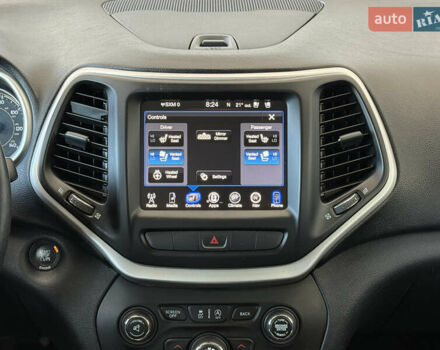 Білий Джип Cherokee, об'ємом двигуна 3.2 л та пробігом 135 тис. км за 12300 $, фото 12 на Automoto.ua