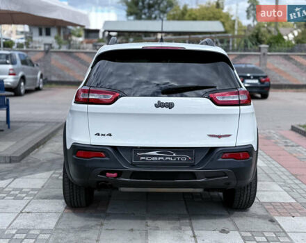 Білий Джип Cherokee, об'ємом двигуна 2.36 л та пробігом 205 тис. км за 12000 $, фото 8 на Automoto.ua