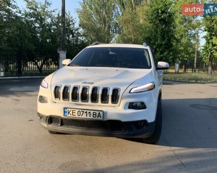 Белый Джип Чероки, объемом двигателя 2.36 л и пробегом 182 тыс. км за 12800 $, фото 1 на Automoto.ua