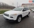 Белый Джип Чероки, объемом двигателя 2.36 л и пробегом 270 тыс. км за 11400 $, фото 1 на Automoto.ua
