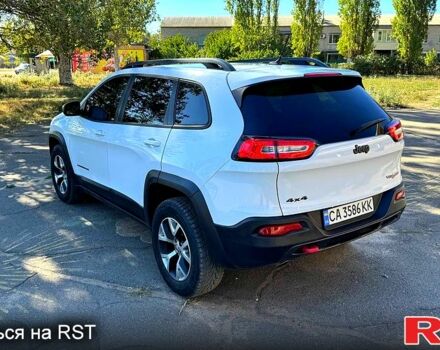 Джип Чероки 2014 в Вознесенске на Automoto.ua Белый Джип Чероки, объемом двигателя 2.4 л и пробегом 235 тыс. км за 13800 $, фото 4 на Automoto.ua
