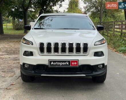 Джип Чероки 2014 в Киеве на Automoto.ua Белый Джип Чероки, объемом двигателя 2.4 л и пробегом 290 тыс. км за 12490 $, фото 1 на Automoto.ua