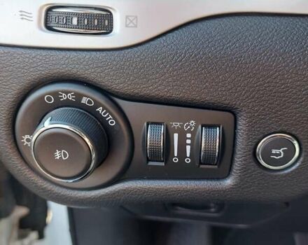 Білий Джип Cherokee, об'ємом двигуна 3.24 л та пробігом 167 тис. км за 12400 $, фото 13 на Automoto.ua