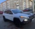 Белый Джип Чероки, объемом двигателя 3.24 л и пробегом 130 тыс. км за 15000 $, фото 1 на Automoto.ua