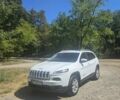 Білий Джип Cherokee, об'ємом двигуна 2.4 л та пробігом 250 тис. км за 12850 $, фото 1 на Automoto.ua