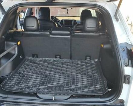 Джип Чероки 2014 в Прилуках на Automoto.ua Белый Джип Чероки, объемом двигателя 2.36 л и пробегом 98 тыс. км за 16000 $, фото 5 на Automoto.ua