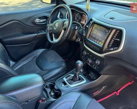 Білий Джип Cherokee, об'ємом двигуна 2.36 л та пробігом 235 тис. км за 13800 $, фото 10 на Automoto.ua
