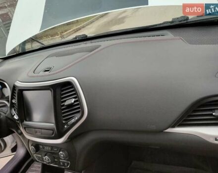 Белый Джип Чероки, объемом двигателя 3.2 л и пробегом 70 тыс. км за 21500 $, фото 14 на Automoto.ua