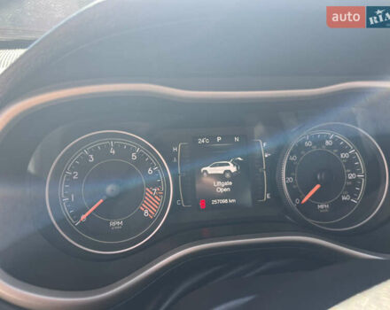 Білий Джип Cherokee, об'ємом двигуна 3.2 л та пробігом 255 тис. км за 13200 $, фото 8 на Automoto.ua