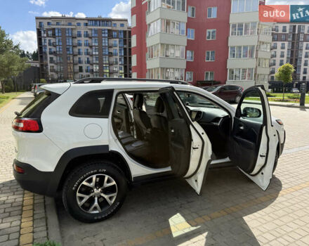 Белый Джип Чероки, объемом двигателя 3.24 л и пробегом 175 тыс. км за 16000 $, фото 30 на Automoto.ua