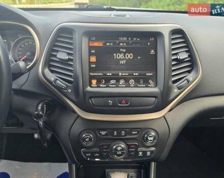 Белый Джип Чероки, объемом двигателя 2.2 л и пробегом 148 тыс. км за 15999 $, фото 61 на Automoto.ua