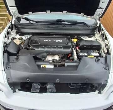 Білий Джип Cherokee, об'ємом двигуна 2.4 л та пробігом 221 тис. км за 12550 $, фото 16 на Automoto.ua