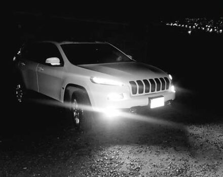 Джип Cherokee 2015 у Хмельницькому на Automoto.ua Білий Джип Cherokee, об'ємом двигуна 3.24 л та пробігом 202 тис. км за 14500 $, фото 3 на Automoto.ua