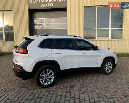 Білий Джип Cherokee, об'ємом двигуна 2.36 л та пробігом 297 тис. км за 9650 $, фото 6 на Automoto.ua