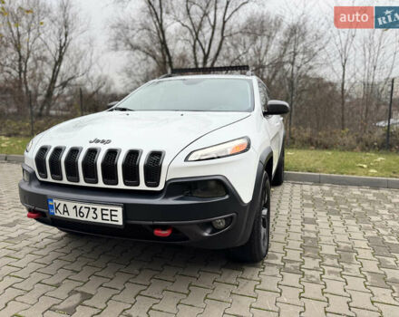 Білий Джип Cherokee, об'ємом двигуна 3.24 л та пробігом 185 тис. км за 16000 $, фото 11 на Automoto.ua