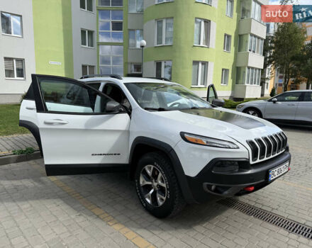 Белый Джип Чероки, объемом двигателя 3.24 л и пробегом 175 тыс. км за 16000 $, фото 10 на Automoto.ua