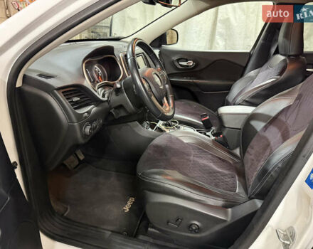 Белый Джип Чероки, объемом двигателя 3.24 л и пробегом 192 тыс. км за 13700 $, фото 8 на Automoto.ua