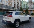 Белый Джип Чероки, объемом двигателя 2.36 л и пробегом 105 тыс. км за 14000 $, фото 5 на Automoto.ua