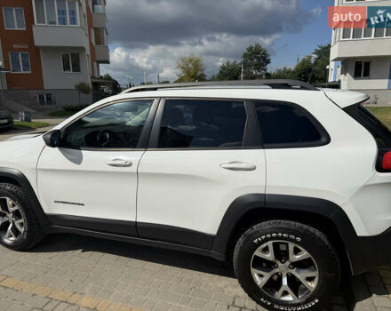 Белый Джип Чероки, объемом двигателя 3.24 л и пробегом 175 тыс. км за 16000 $, фото 6 на Automoto.ua