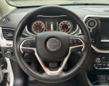 Білий Джип Cherokee, об'ємом двигуна 2.4 л та пробігом 48 тис. км за 15500 $, фото 9 на Automoto.ua