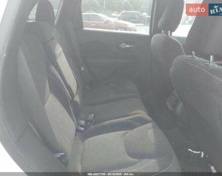 Белый Джип Чероки, объемом двигателя 0 л и пробегом 189 тыс. км за 11700 $, фото 51 на Automoto.ua