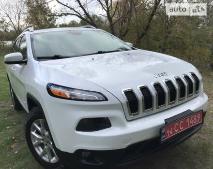 Джип Чероки 2015 в Киеве на Automoto.ua Белый Джип Чероки, объемом двигателя 3.24 л и пробегом 100 тыс. км за 15200 $, фото 16 на Automoto.ua