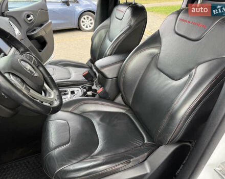 Белый Джип Чероки, объемом двигателя 3.24 л и пробегом 175 тыс. км за 16000 $, фото 33 на Automoto.ua