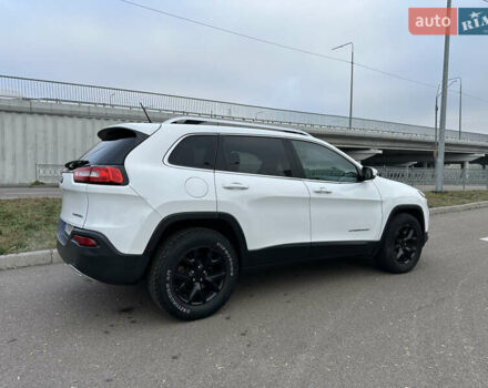 Белый Джип Чероки, объемом двигателя 3.24 л и пробегом 200 тыс. км за 12990 $, фото 2 на Automoto.ua