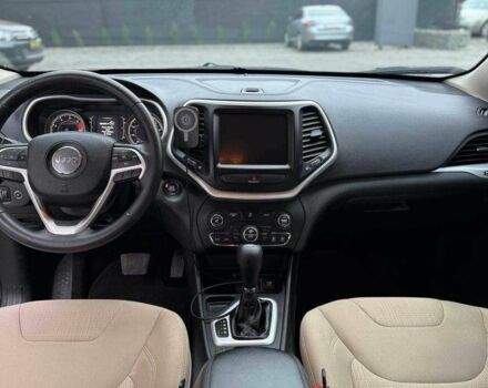 Білий Джип Cherokee, об'ємом двигуна 2.4 л та пробігом 48 тис. км за 15500 $, фото 10 на Automoto.ua