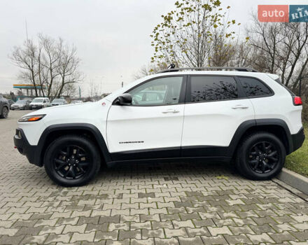Білий Джип Cherokee, об'ємом двигуна 3.24 л та пробігом 185 тис. км за 16000 $, фото 9 на Automoto.ua