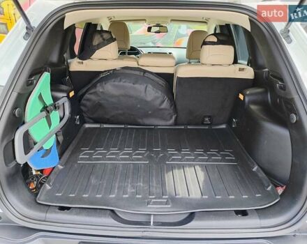 Джип Cherokee 2015 у Києві на Automoto.ua Білий Джип Cherokee, об'ємом двигуна 3.24 л та пробігом 148 тис. км за 13800 $, фото 8 на Automoto.ua