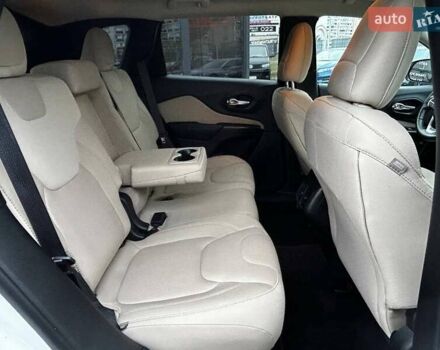 Белый Джип Чероки, объемом двигателя 3.24 л и пробегом 101 тыс. км за 16490 $, фото 10 на Automoto.ua