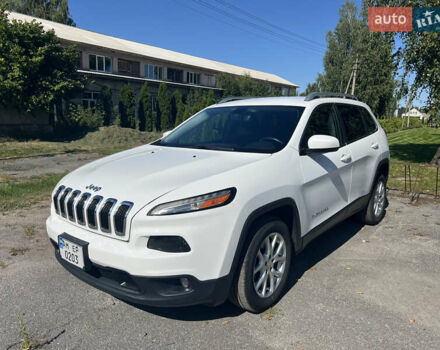 Білий Джип Cherokee, об'ємом двигуна 3.2 л та пробігом 255 тис. км за 13200 $, фото 9 на Automoto.ua