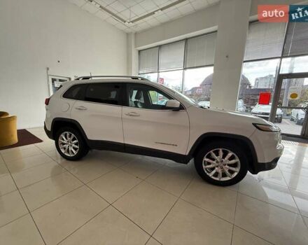 Джип Чероки 2015 в Черновцах на Automoto.ua Белый Джип Чероки, объемом двигателя 2.36 л и пробегом 123 тыс. км за 12990 $, фото 13 на Automoto.ua