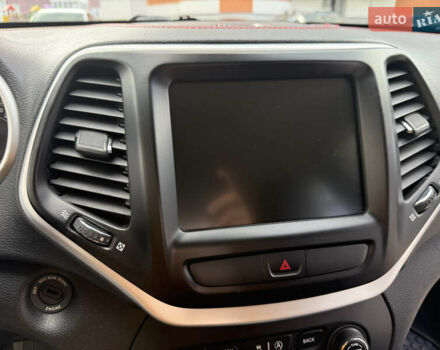 Белый Джип Чероки, объемом двигателя 3.24 л и пробегом 175 тыс. км за 16000 $, фото 26 на Automoto.ua