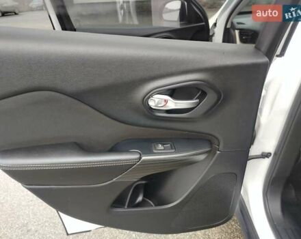 Белый Джип Чероки, объемом двигателя 0 л и пробегом 189 тыс. км за 11700 $, фото 37 на Automoto.ua