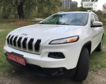 Джип Чероки 2015 в Киеве на Automoto.ua Белый Джип Чероки, объемом двигателя 3.24 л и пробегом 100 тыс. км за 15200 $, фото 1 на Automoto.ua