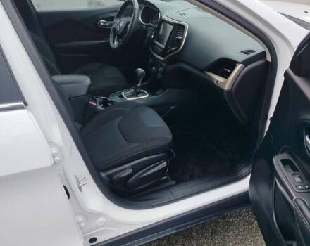 Белый Джип Чероки, объемом двигателя 0 л и пробегом 189 тыс. км за 11700 $, фото 21 на Automoto.ua