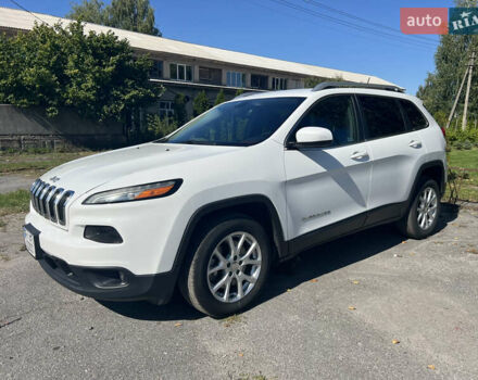 Білий Джип Cherokee, об'ємом двигуна 3.2 л та пробігом 255 тис. км за 13200 $, фото 10 на Automoto.ua