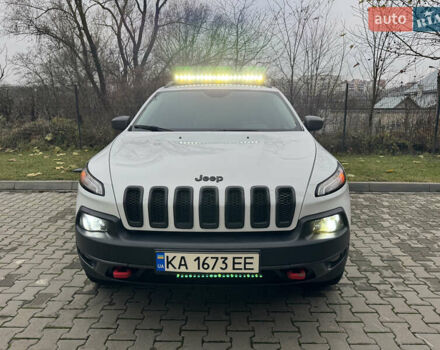 Білий Джип Cherokee, об'ємом двигуна 3.24 л та пробігом 185 тис. км за 16000 $, фото 1 на Automoto.ua