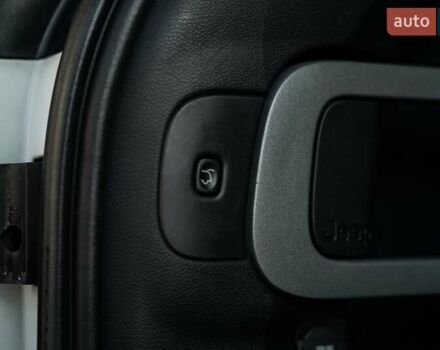 Белый Джип Чероки, объемом двигателя 3.24 л и пробегом 186 тыс. км за 17900 $, фото 38 на Automoto.ua