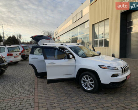 Білий Джип Cherokee, об'ємом двигуна 2.36 л та пробігом 297 тис. км за 9650 $, фото 25 на Automoto.ua