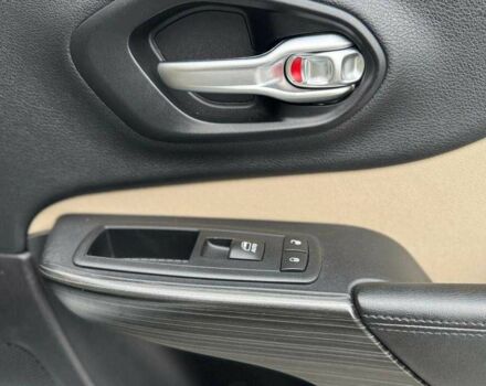 Білий Джип Cherokee, об'ємом двигуна 2.4 л та пробігом 48 тис. км за 15500 $, фото 14 на Automoto.ua