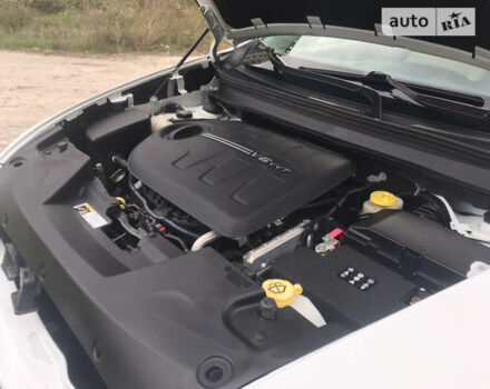 Джип Чероки 2015 в Киеве на Automoto.ua Белый Джип Чероки, объемом двигателя 3.24 л и пробегом 100 тыс. км за 15200 $, фото 67 на Automoto.ua