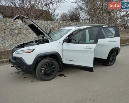 Белый Джип Чероки, объемом двигателя 3.2 л и пробегом 70 тыс. км за 21500 $, фото 21 на Automoto.ua
