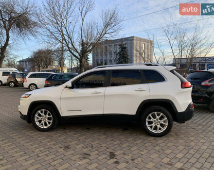 Білий Джип Cherokee, об'ємом двигуна 2.36 л та пробігом 297 тис. км за 9650 $, фото 11 на Automoto.ua