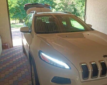 Білий Джип Cherokee, об'ємом двигуна 2.36 л та пробігом 240 тис. км за 14000 $, фото 10 на Automoto.ua