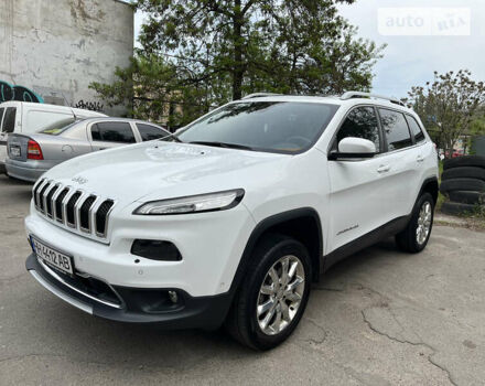 Білий Джип Cherokee, об'ємом двигуна 2 л та пробігом 125 тис. км за 18600 $, фото 1 на Automoto.ua