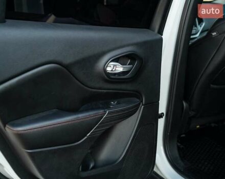 Белый Джип Чероки, объемом двигателя 3.24 л и пробегом 186 тыс. км за 17900 $, фото 41 на Automoto.ua